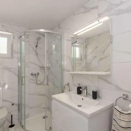 Unit_type_terraced_house With Pool 55425 Grizane-Belgrad